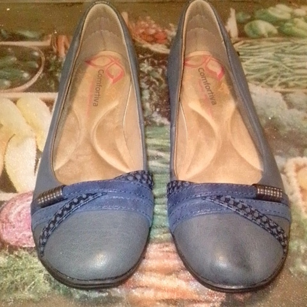 Comfortiva Gray Ballet Flats